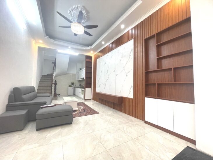 BÁN GẤP – NHÀ PHÁO ĐÀI LÁNG – 5 TẦNG- DT -33/36M2-MT3.5M GIÁ CHỈ 7.8 TỶ