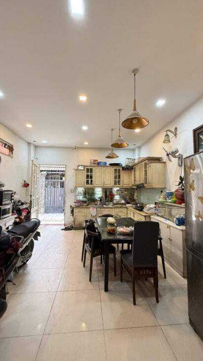 MẶT TIỀN KINH DOANH – TRƯỜNG CHINH DT: 97M2 ( 4,5 X 21,5 ) – 4 TẦNG – 4PN – 5WC