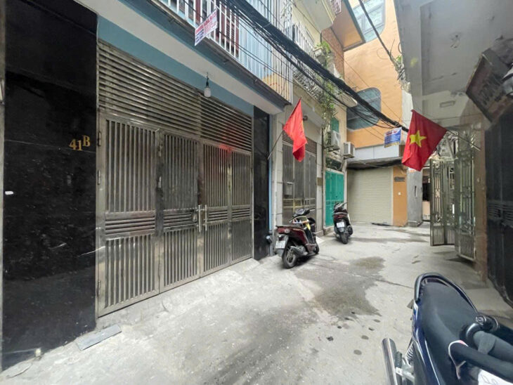 Phố Chợ Khâm Thiên 2 Mặt Thoáng Nhà Đẹp DT 33m2 4 tầng Mt 3.7m Giá 7.3 tỷ