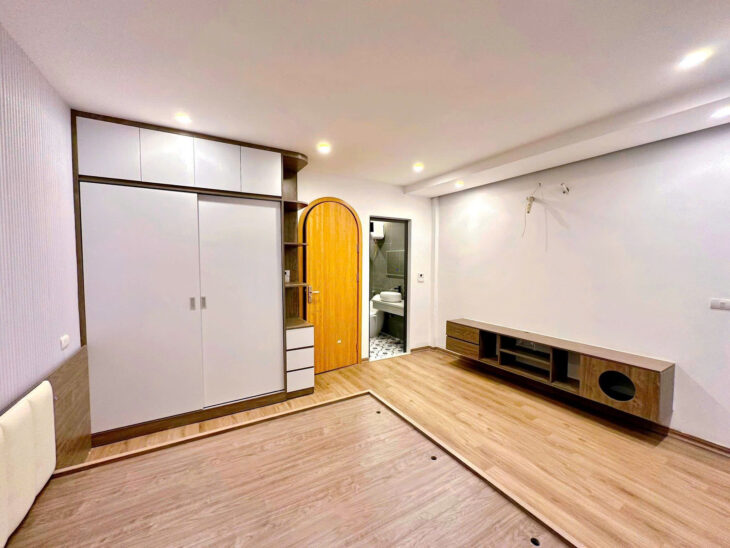 NHÀ ĐẸP TRƯỜNG CHINH 7 TẦNG THANG MÁY, NHÀ XÂY MỚI DT 31m2 7 tầng mt 4.7m Giá 9.7 tỷ