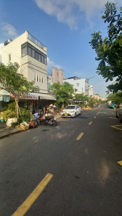 CẦN TIỀN BÁN GẤP NHÀ MT BA ĐÌNH, P8, Q8, VIEW SÔNG, DT: 40M2(4 X 10M) CHỈ 5.2 TỶ