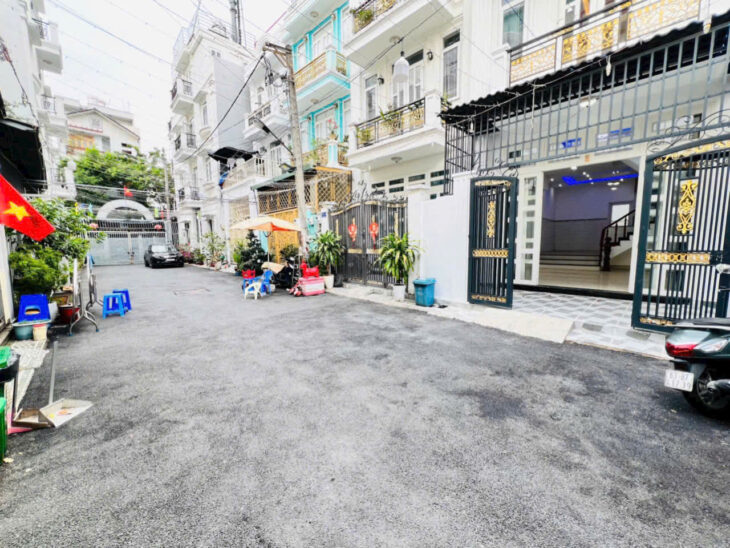 ???? NHÀ 4 tầng đường HÀ HUY GIÁP , nằm khu phân lô đồng bộ , đường 8m , phường THẠNH XUÂN, Q12 4.9