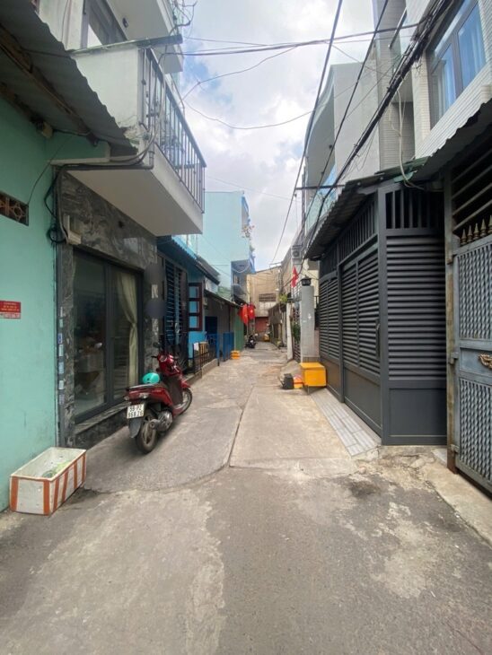 Bán nhà Văn Cao, gần chợ Tân Hương, Phú Thạnh, Tân Phú, 2 tầng, chỉ hơn 2 tỷ