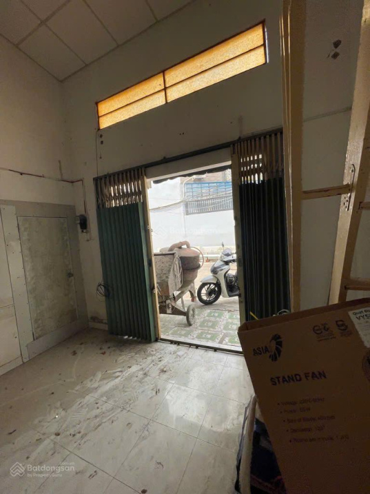 NHÀ HẺM XE HƠI 8M QUẬN 8 GIÁP QUẬN 5, 59M2, NGANG 5.5M, SHR, NHỈNH 4 TỶ.