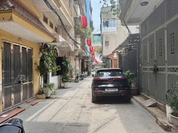 NHÀ TÂY SƠN, ĐỐNG ĐA, GẦN PHỐ, Ô TÔ QUA NHÀ, CHỈ 15.6 TỶ