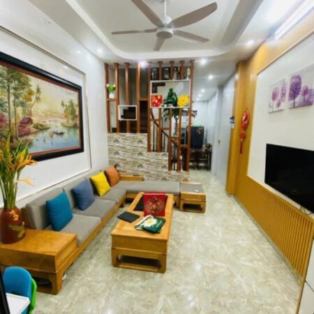 Bán nhà Kim Giang, ô tô đỗ cổng, 10m ra đường ô tô tránh, DT 35m2, nhỉnh 7 tỷ