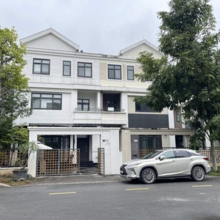 Bán gấp biệt thự khu vip Starlake Tây Hồ Tây 220m² mặt tiền khủng 10m 130 tỷ