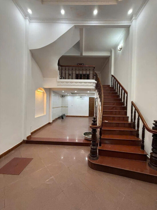 Bán Nhà Phố Vương Thừa Vũ 48m x 5 Tầng – Phân Lô – Cách Phố 10m – Giá 15,2 Tỷ