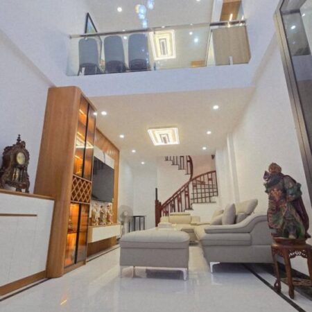 BÁN NHÀ 4 TẦNG 35M2, NGỌC THỤY – LONG BIÊN – GIÁ NHỈNH 5 TỶ – VỊ TRÍ ĐẮC ĐỊA, SỔ ĐỎ CHÍNH CHỦ