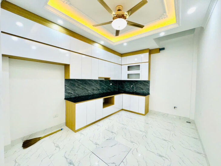 BÁN NHÀ 5 TẦNG, 6 PHÒNG NGỦ, VỊ TRÍ VÀNG THƯỢNG THANH – LONG BIÊN – GIÁ NHỈNH 8TỶ