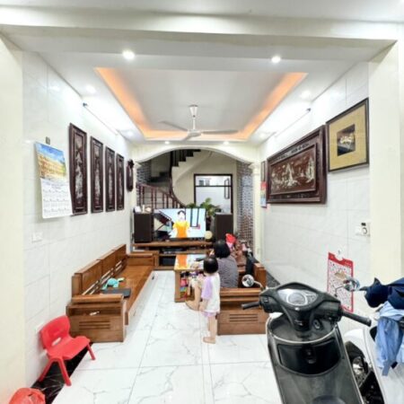 NHÀ ĐỊNH CÔNG THƯỢNG, HOÀNG MAI, Ô TÔ QUA NHÀ, 3 BƯỚC RA PHỐ, 52M2, 13.5 TỶ(CTL)