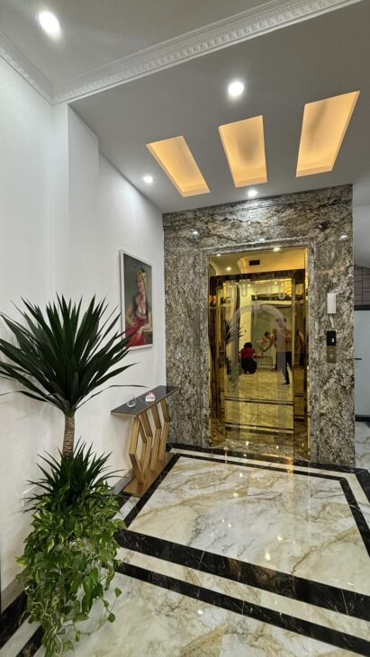 Nhà Mới Minh Khai, gần chợ mơ, Thang Máy 6 Tầng Tặng Nội Thất Xịn 37m2 Giá 8.6 Tỷ
