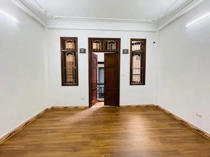 Bán Nhà Phố Vương Thừa Vũ 48m x 5 Tầng – Phân Lô – Cách Phố 10m – Giá 15,2 Tỷ