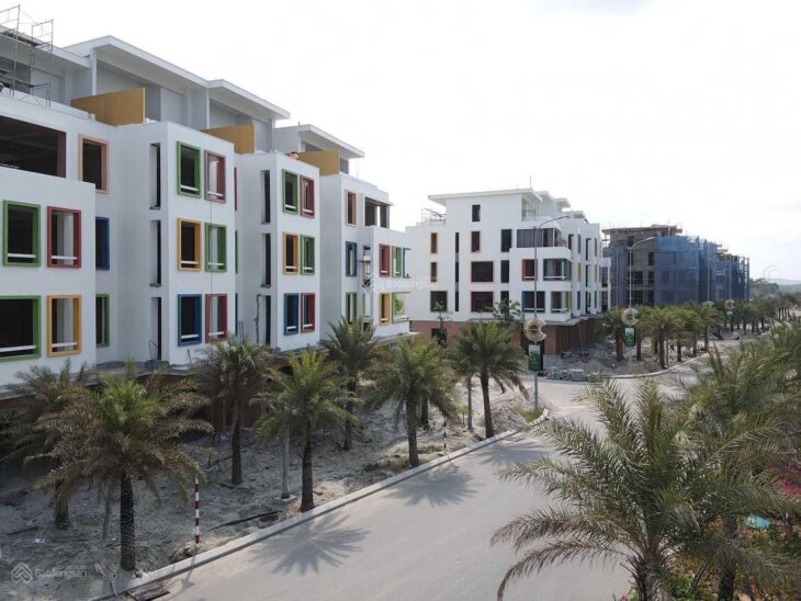 Chủ cần vốn nên bán gấp liền kề Meyhomes Capital, DT 117m2, sổ đỏ sẳn, giá tốt nhất dự án LH