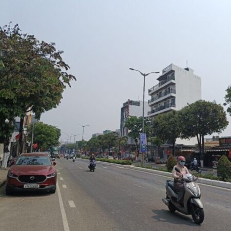 Bán nhà 2 tầng, mặt tiền kinh doanh đường 2/9, Đà Nẵng, đang cho thuê