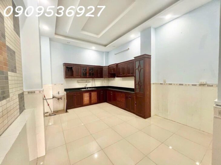 BÁN GẤP NHÀ KHU TÊN LỬA, BÌNH TRỊ ĐÔNG B, BÌNH TÂN – DIỆN TÍCH 82M² – 2 TẦNG – XE HƠI VÀO NHÀ – GIÁ