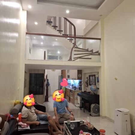 Bán nhà Hoàng Hoa Thám, Ba Đình, đủ đồ, 42m2, 4 tầng, Mt 4.5m, chỉ 8.8 tỷ