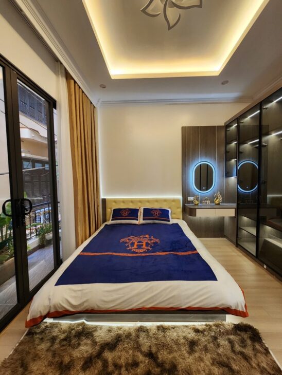 mỏ vang giữa đất quý Thái Hà, ga ra ô tô, thang máy, 2 thoáng, Sân BBQ – sân phơi – mở lối thăng hoa