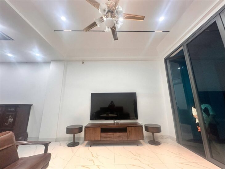 Bán Nhà Ngõ 205 Xuân Đỉnh – Ô tô Đỗ Cửa – 70m² x 4Tầng – MT 4.7m – Thang Máy – 21 Tỷ