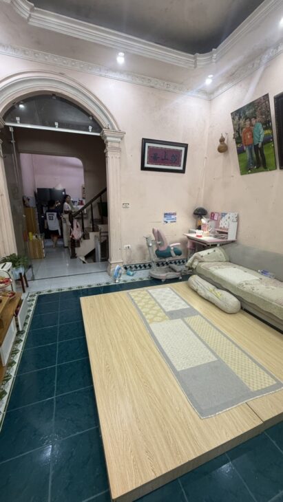 Bán nhà Quan Hoa, Cầu Giấy, 96m2, 3 tầng, Mt 4.2m, chỉ 23 tỷ Bán nhà Quan Hoa, Cầu Giấy, 96m2, 3 tầng, Mt 4.2m, chỉ 23 tỷ