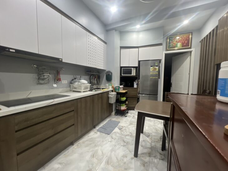Bán nhà tt Vĩnh Phúc, Ba Đình, lô góc 2 thoáng, đủ nội thất, 100m2, chỉ 5.98 tỷ