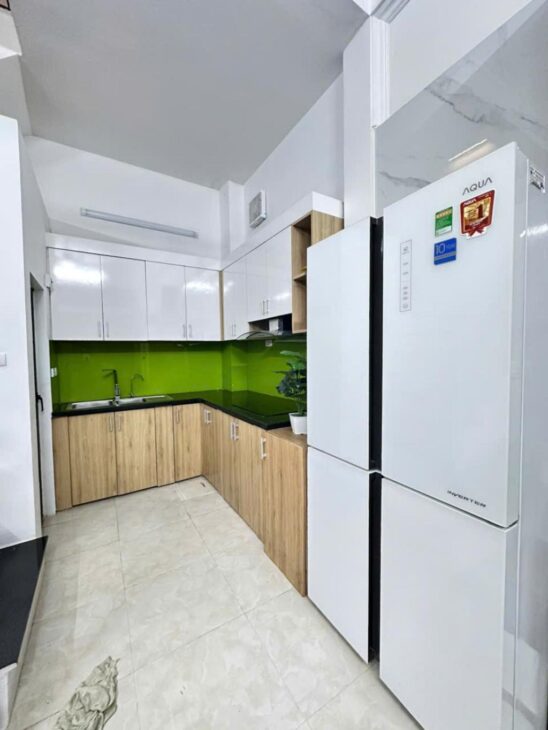 Bán nhà Cầu Giấy, Cầu Giấy, ngõ nông, đủ đồ ở ngay, 30m2, 4 tầng, Mt 4m, chỉ 9.5 tỷ
