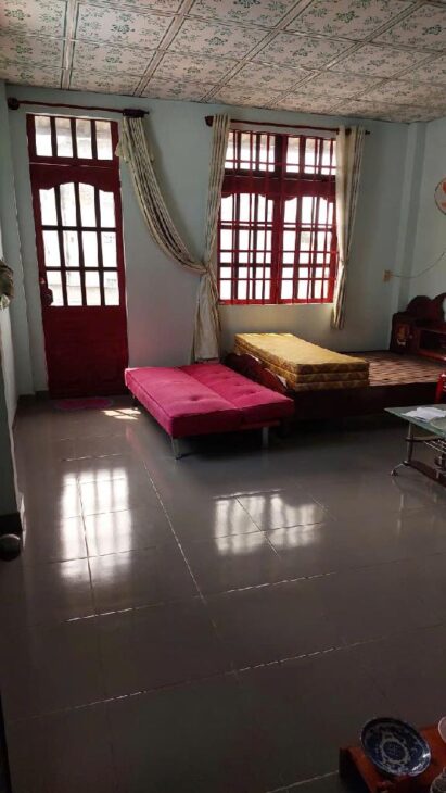 CÁCH PHẠM VĂN ĐỒNG 1PHÚT ,VỊ TRÍ THÔNG THOÁNG XE HƠI TRÁNH. THUẬN TIỆN DI CHUYỂN. 155M. NHỈNH 7 TỶ.