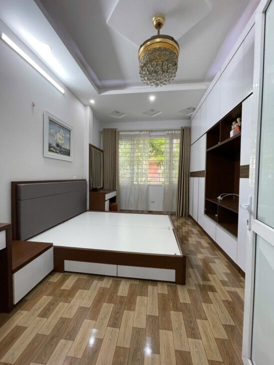 Bán nhà tây trà 6 tầng long lanh phân lô nhiều ô tô tránh dừng đỗ kinh doanh hoàng mai