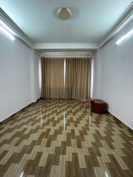 Bán nhà tây trà 6 tầng long lanh phân lô nhiều ô tô tránh dừng đỗ kinh doanh hoàng mai