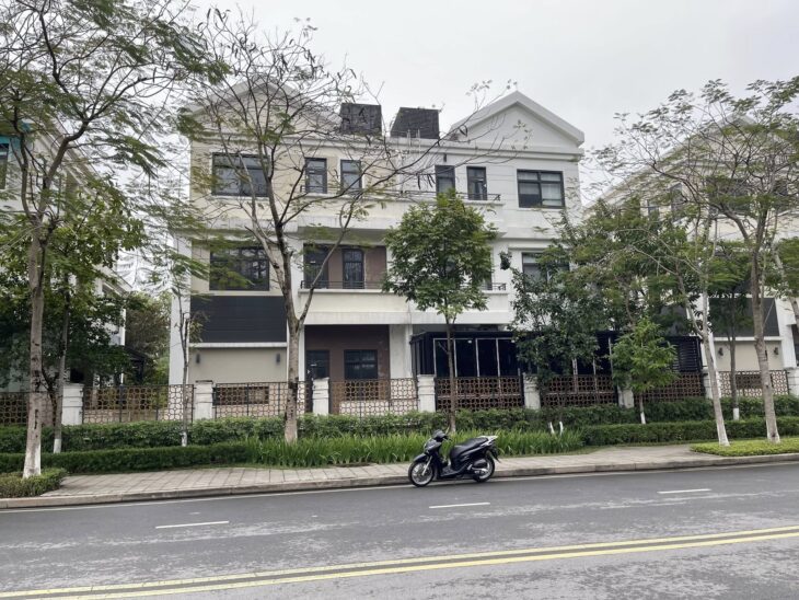 Bán gấp biệt thự khu vip Starlake Tây Hồ Tây 220m² mặt tiền khủng 10m 130 tỷ