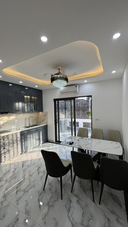 Nhà Mới Minh Khai, gần chợ mơ, Thang Máy 6 Tầng Tặng Nội Thất Xịn 37m2 Giá 8.6 Tỷ