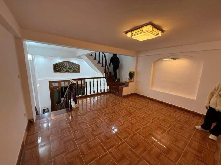 Bán Nhà Phố Vương Thừa Vũ 48m x 5 Tầng – Phân Lô – Cách Phố 10m – Giá 15,2 Tỷ