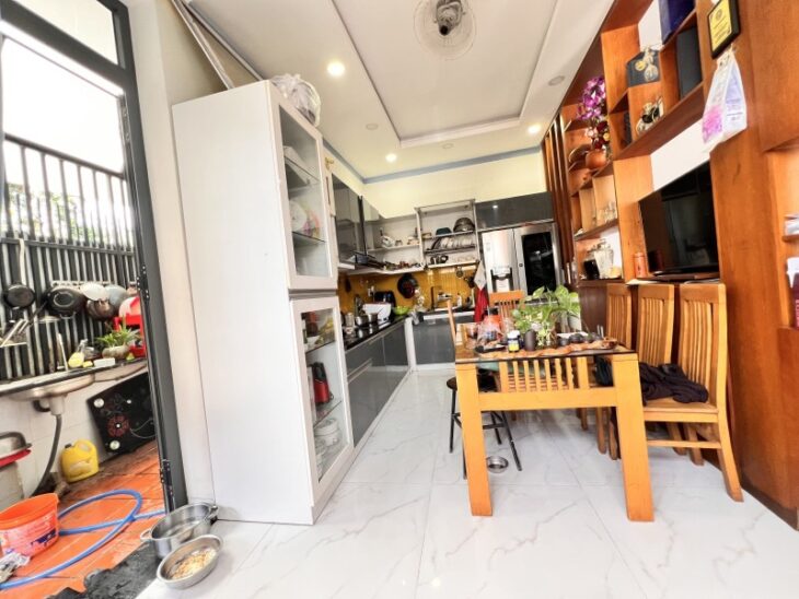 Bán nhà 60m², 4PN, 3WC, Linh Xuân, Thủ Đức, 5.2 tỷ, sổ hồng