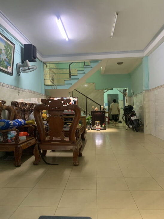 Nhà Mới 3Tầng Cách mặt Tiền 15M Hẻm Thẳng Xe Hơi Sổ Vuông 83m2 Gía 6,5 Tỷ Thương Lượng