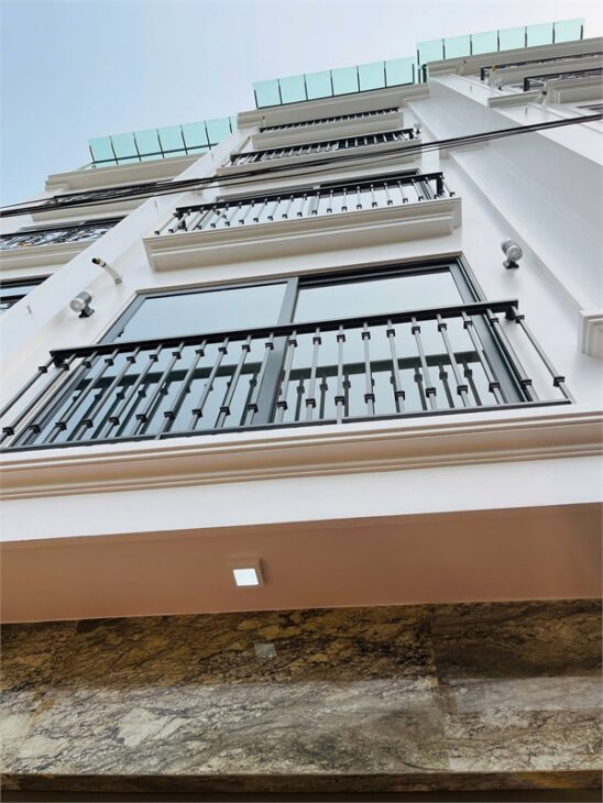 Bán Nhà 7 Tầng Thang Máy – Ngõ 68 Cầu Giấy – 42m² – MT 4m – Trung Tâm – Chỉ 12.2 Tỷ!