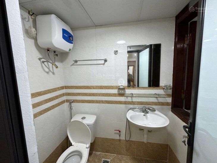 Nhà dòng tiền gần 5% ở Mỹ Đình 50m2, 5 tầng MT4.2 m giá nhỉnh 10 tỷ