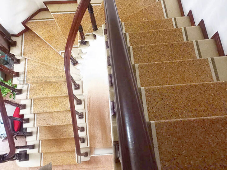 Cần tiền bán nhà 44m² x 4 tầng chắc chắn, mặt tiền 3.7m Lạc Long Quân, phường Nghĩa Đô, Cầu Giấy,