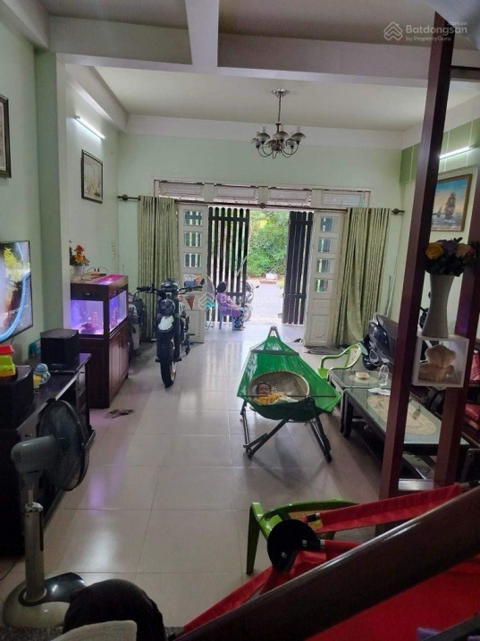 Bán nhà mặt phố đẹp, đường D1, P Phú Mỹ, Q7, HCM, 90m2, nhỉnh 13, tỷ VND