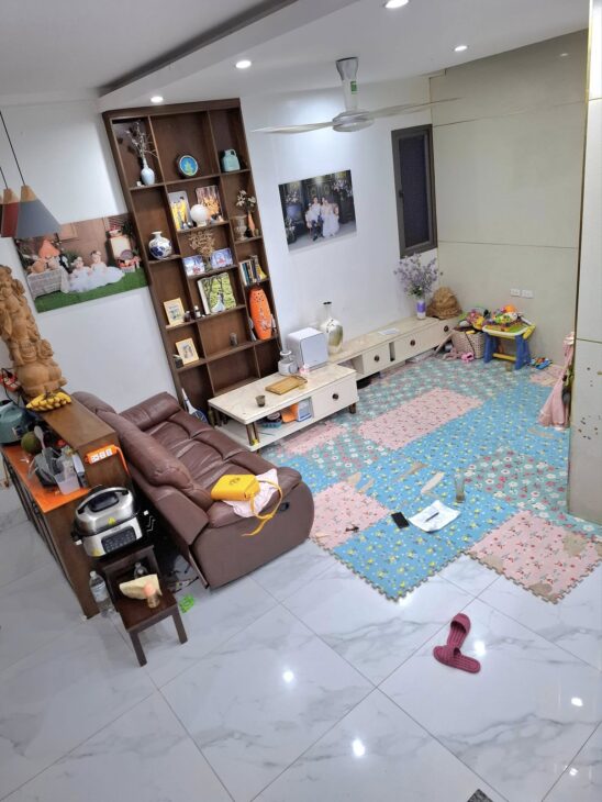 NGÔI NHÀ ẨN GIỮA PHỐ – CHỐN AN YÊN DÀNH RIÊNG CHO NGƯỜI BIẾT HƯỞNG THỤ, Gần hồ nhà văn hóa – khu