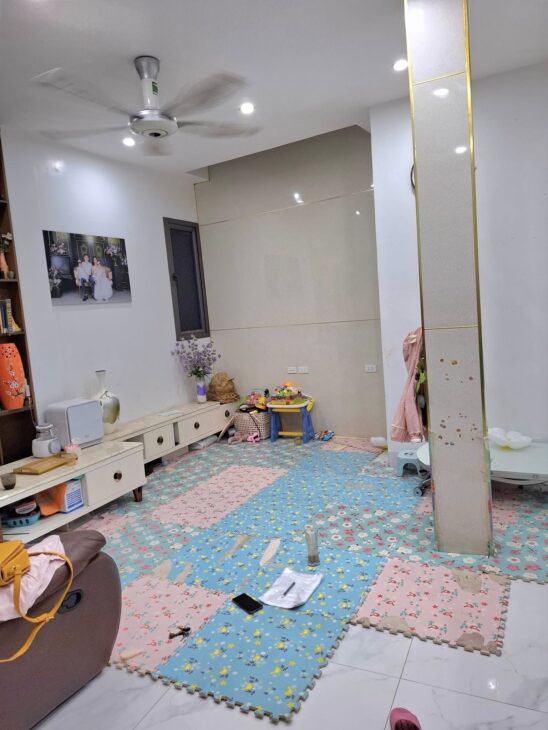 NGÔI NHÀ ẨN GIỮA PHỐ – CHỐN AN YÊN DÀNH RIÊNG CHO NGƯỜI BIẾT HƯỞNG THỤ, Gần hồ nhà văn hóa – khu