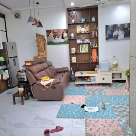 NGÔI NHÀ ẨN GIỮA PHỐ – CHỐN AN YÊN DÀNH RIÊNG CHO NGƯỜI BIẾT HƯỞNG THỤ, Gần hồ nhà văn hóa – khu