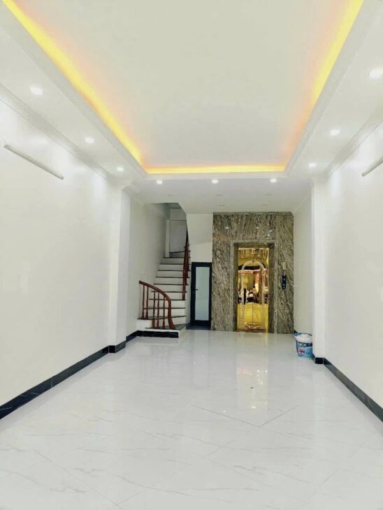 BÁN NHÀ LĨNH NAM – Ô TÔ – THANG MÁY – KINH DOANH ĐỈNH – GIÁ GIẢM SÂU CHỈ CÒN 19 TỶ (ĐÃ GIẢM 2 TỶ)