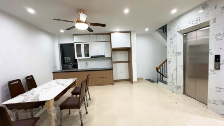 BÁN NHÀ VŨ TRỌNG PHỤNG 35M 6T MT4 GIÁ 9,8 TỶ THANG MÁY NHÀ MỚI TINH DÂN XÂY