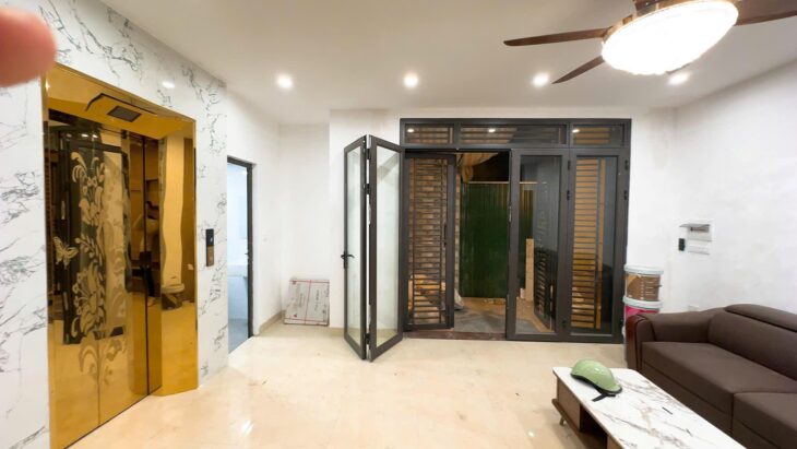 BÁN NHÀ VŨ TRỌNG PHỤNG 35M 6T MT4 GIÁ 9,8 TỶ THANG MÁY NHÀ MỚI TINH DÂN XÂY