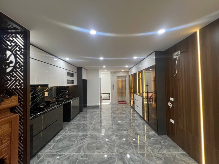 MUA NGAY KO MẤT-NHÀ PHỐ ĐỘI CẤN -BA ĐÌNH 6 TẦNG THANG MÁY-56M2-4,2MT-15.8 Tỷ-Ô TÔ TRÁNH