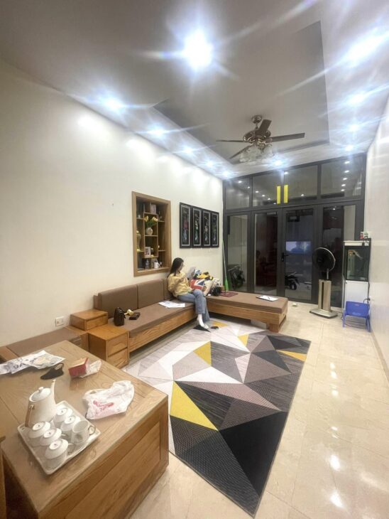 BÁN NHÀ DÂN XÂY CHẮC CHẮN, NGÕ THÔNG, 20M RA Ô TÔ TRÁNH, GIÁ 14,4 TỶ