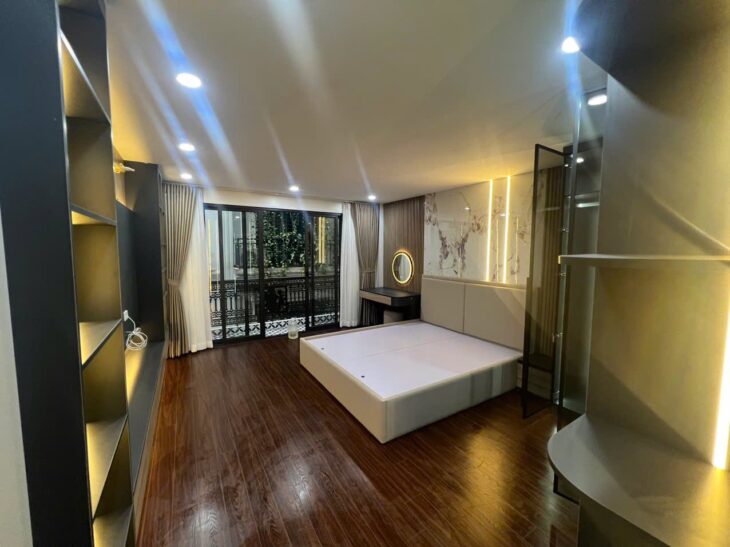 MUA NGAY KO MẤT-NHÀ PHỐ ĐỘI CẤN -BA ĐÌNH 6 TẦNG THANG MÁY-56M2-4,2MT-15.8 Tỷ-Ô TÔ TRÁNH