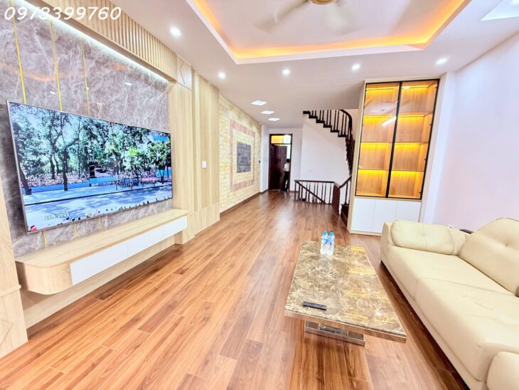 NHÀ VIP TRUNG TÂM HOÀI ĐỨC – 3 MẶT THOÁNG – Ô TÔ 7 CHỖ VÀO NHÀ