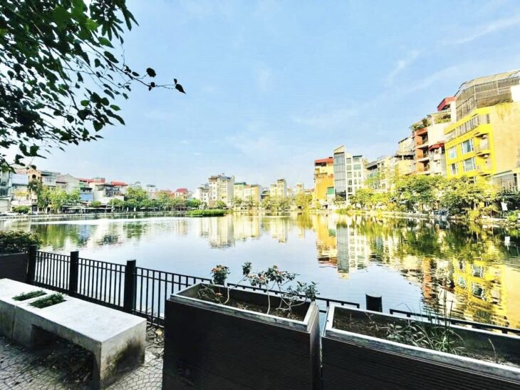 Mảnh Đất Hiếm-View Hồ Ngõ 135 Đội Cấn (Ngọc Hà) 95m/ MT 4.2m 36.8 Tỷ,Ôtô tránh