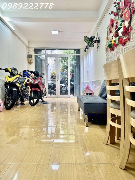 NGAY PHỐ BÙI VIỆN – 3 TẦNG – CÁCH 10M RA MẶT PHỐ-
